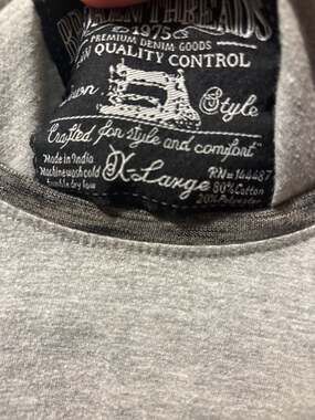 Broken Threads Men's XL Gray Raglan Long Sleeve Pocket Tee